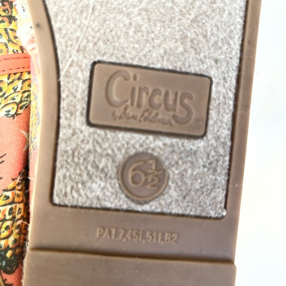 Circus by Sam Edelman canvas pineapple print flats size 6.5 - Picture 7 of 9